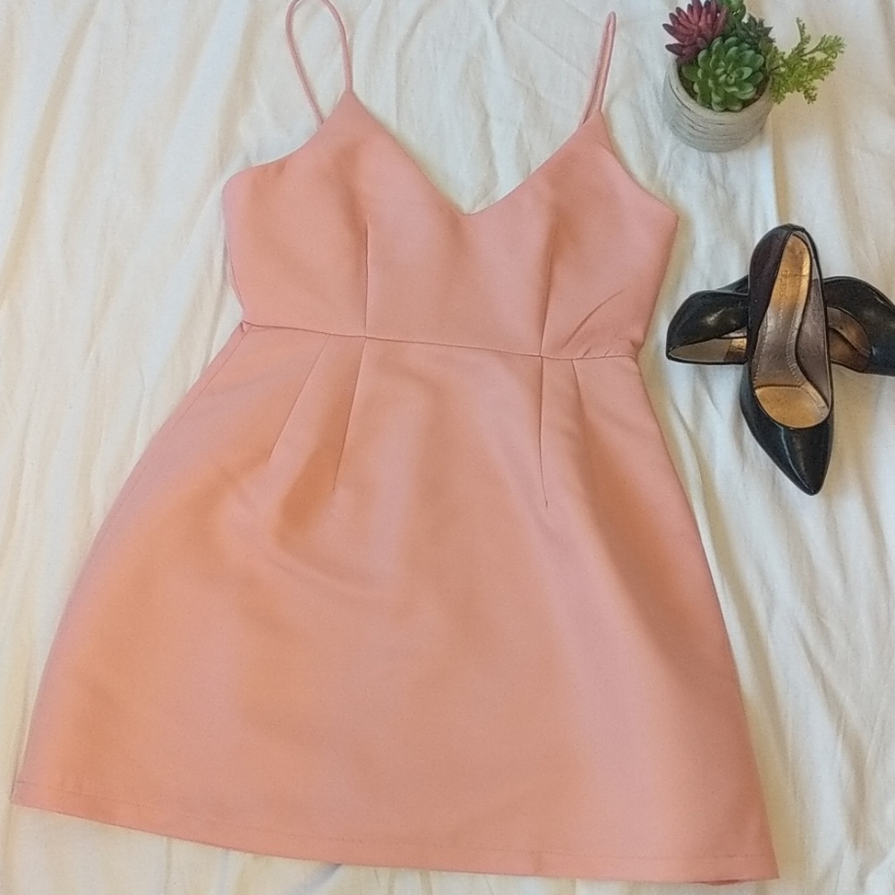 Muse peach spaghetti strap dress sz med. NWOT